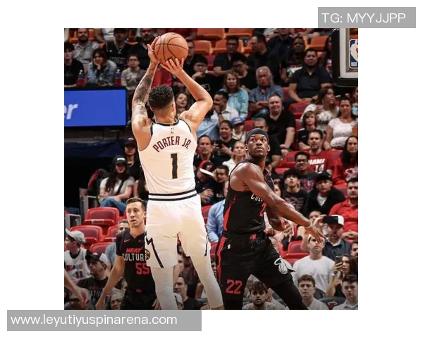 掘金上半场狂抢14个前场篮板热火仅得1个形成鲜明对比 掘金上半场狂抢14个前场篮板热火仅得1个形成鲜明对比