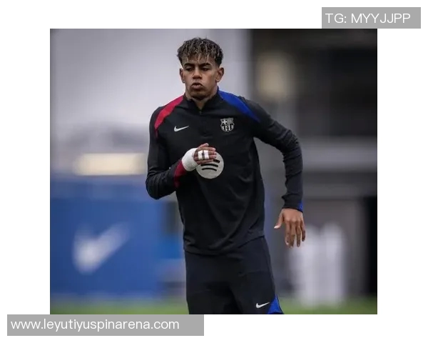 巴黎圣日耳曼持续追逐亚马尔意图强烈巴萨面临新挑战