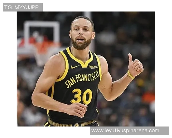 库里轻松出战16分钟贡献11分4篮板3助攻展现实力不凡