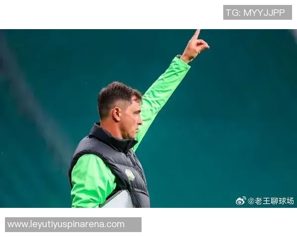 拉米罗首次公开带队训练分组对抗战术布局引关注 拉米罗首次公开带队训练分组对抗战术布局引关注