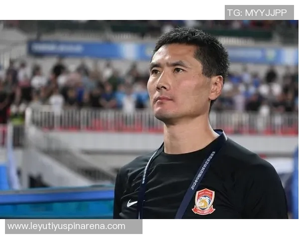 新一届国足今日下午正式开启新年首训邵佳一亲自为球员示范技战术